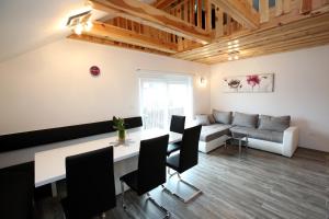 Three-Bedroom Apartment with Balcony room in Apartments Klemenčič