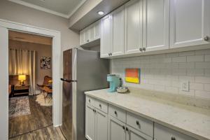 4 Mi to Dtwn: Dallas Gem w Furnished Patio
