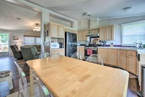 Lakefront Mabank Gem w Sunset Views: Pets Welcome