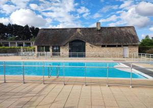 Maisons de vacances Loueurdappart - Maison de Vacances dans parcours Golf - Piscine - Proche la Baule : Maison 2 Chambres