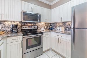 Pelican Beach Resort 410