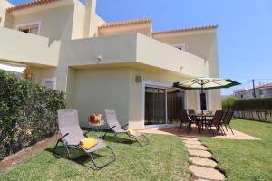 3-Bed Townhouse with pool in Albufeira Balaia