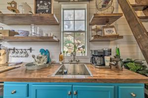 14 Mi to Ski Apache Mountaintop Cabin with View