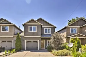 Portland Home with Private Hot Tub 9 Mi to Downtown - Lake Oswego