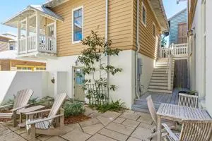 Sunsets at Rosemary Carriage House - روزماري بيتش