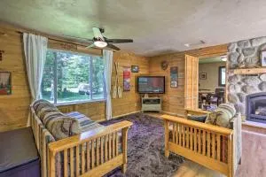 Cozy Florence Cabin, Proximity to Keyes Peak! - Wausaukee