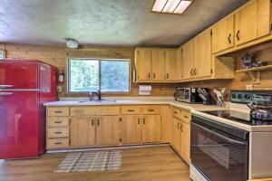 Cozy Florence Cabin, Proximity to Keyes Peak!