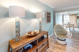 Channel Buoy 120 on Canal