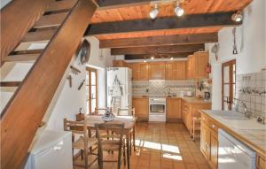 Maisons de vacances Nice Home In Curnier With Wifi, Private Swimming Pool And 3 Bedrooms : photos des chambres