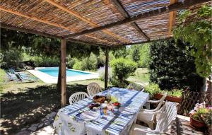 Maisons de vacances Nice Home In Curnier With Wifi, Private Swimming Pool And 3 Bedrooms : photos des chambres