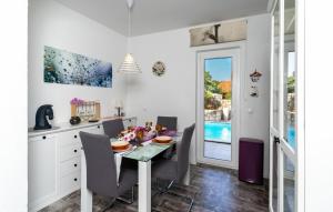 Nice Home In Kornic With House Sea View 