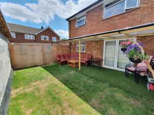 Wetherne House, Beautiful Home, Parking Garden WiFi Self Check-in