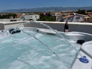 4 GENTLEMEN VILLAS with private jacuzzi