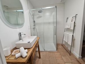 Appart'hotels La Maison de Lyna - Suites de charme intra-muros avec parking & autonomie : photos des chambres