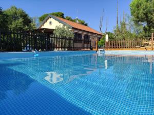 La dimora del verde con piscina