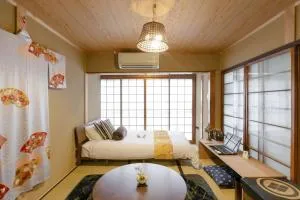 Nijo Castle, Kinkakuji.etc 西陣・京町家の宿「三石」 - Kinugasa