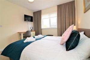 Signature - Morrison House