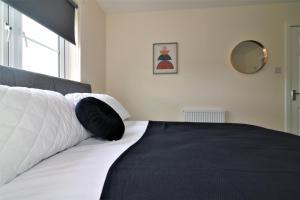 Signature - Harris House