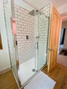 Beautiful 2 bed end terrace Victorian town house