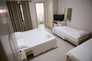 Family Room with Balcony room in Hotel Andi
