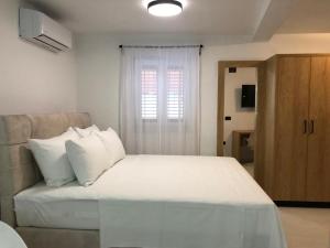 Apartments ANA Karlobag 