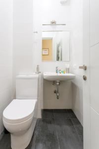 New!-Downtown Apartment ll