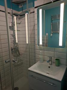 single room No4 in the very center of Warsaw
