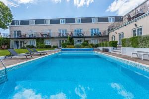 The Albany Apartments