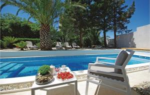 Awesome apartment in Makarska with WiFi Outdoor swimming pool and Heated swimming pool