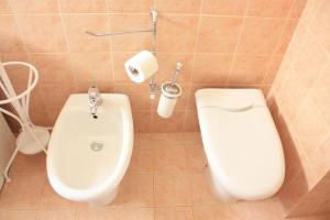 apartment at Colosseo with terrace overlooking the garden by LYON