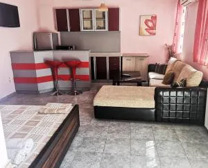 Merilyn Petrich - 佩特里奇