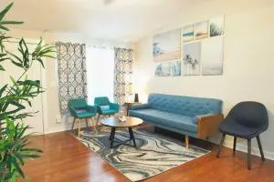 VELUXE Home Retreat Private Cul De Sac - Sandalwood