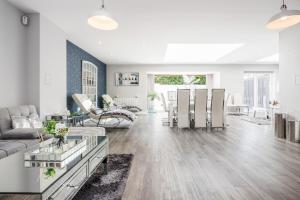 SILVERINGS a Beautifully designed Luxurious Townhouse