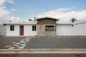 Desert Haus: Modern Luxury Home + Private Pool