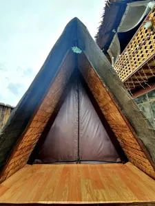 Calatagan's Bahay Kubo - with Beach Access - Sipating