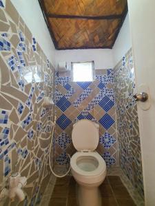 Calatagans Bahay Kubo - with Beach Access