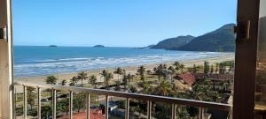 APARTAMENTO EM FRENTE A PRAIA