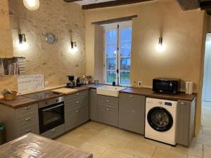 Château XIXème près du Mans : Piscine, Parc, Proche Forêt et Cité Médiévale - FR-1-410-354