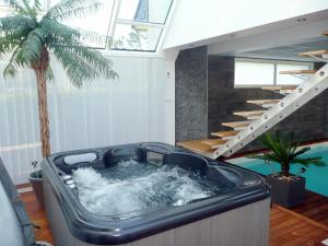 Maisons de vacances Holiday home with indoor pool, jacuzzi and sauna, Plouarzel : photos des chambres