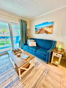 Sun Splashed Condo! Steps to Beach and 2 Pools Galveston Island