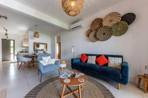 West Wood Holiday Apartment, C6 - Flic en Flac with pool at a quiet location, beautifully decorated and close to the beach