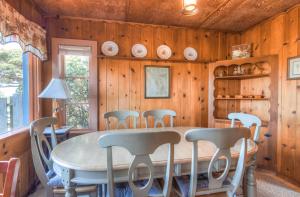 Holiday Home room in Byers Boathouse on the Prom