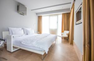 Standard Double Room with Garden View room in Venn Boutique Hotel