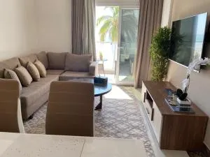 Lovely Beach Apartment - Ţāqah