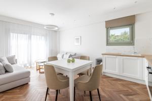 HeliaSeasons Apartments