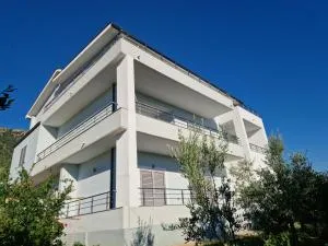 Villa Pulo - (( Luath ))