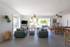 Magnifique Récente Villa de charme avec piscine