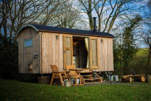 Little Ash Glamping - Luxury Shepherds Huts