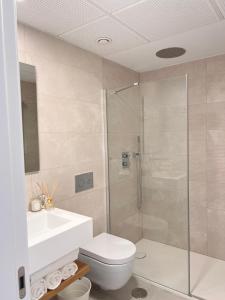 Tropical penthouse with big roof terrace