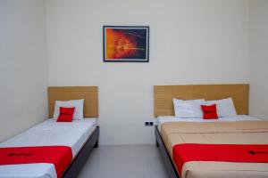 RedDoorz Syariah At Namira Hotel